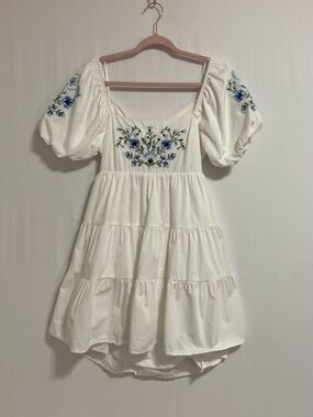 mi ami White Dress with Pale Pink Label Detail